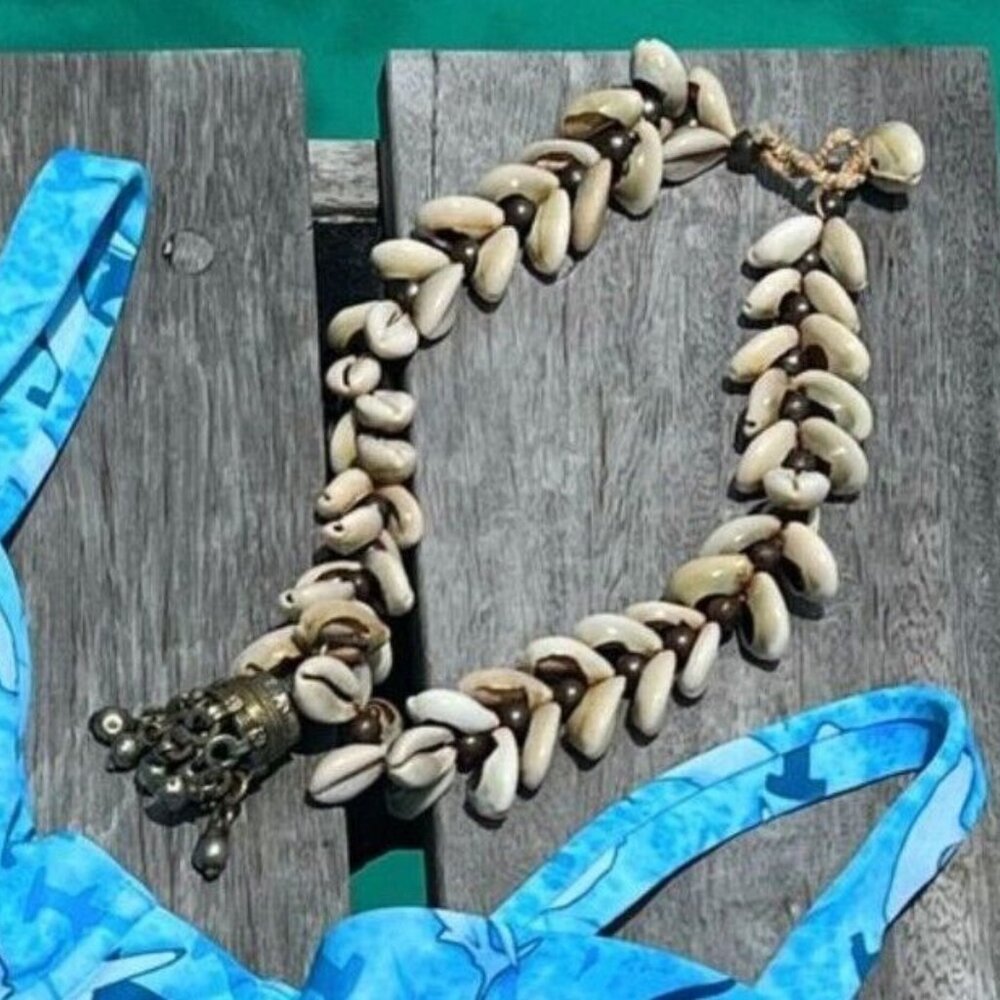 Moana Bikini - Queen Cowrie Shell Necklace